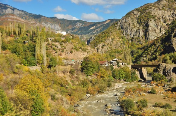 One of many beautiful valleys we passed through. This is why we love fall! Nothing better than sunny crisp days.